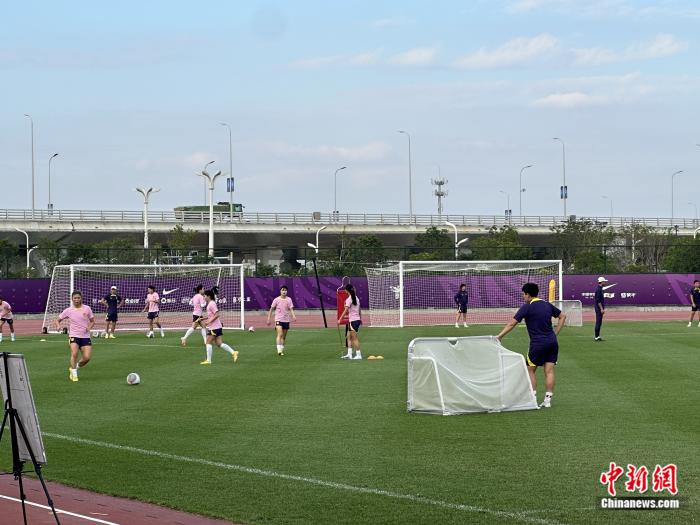厦门阳光照亮大地后，中国女足仍有机会冲击巴