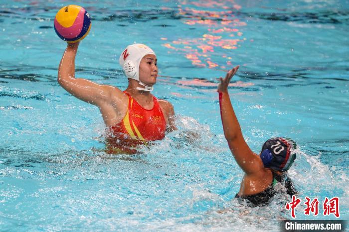中国队127力克意大利夺冠 成都大运会女子水球赛