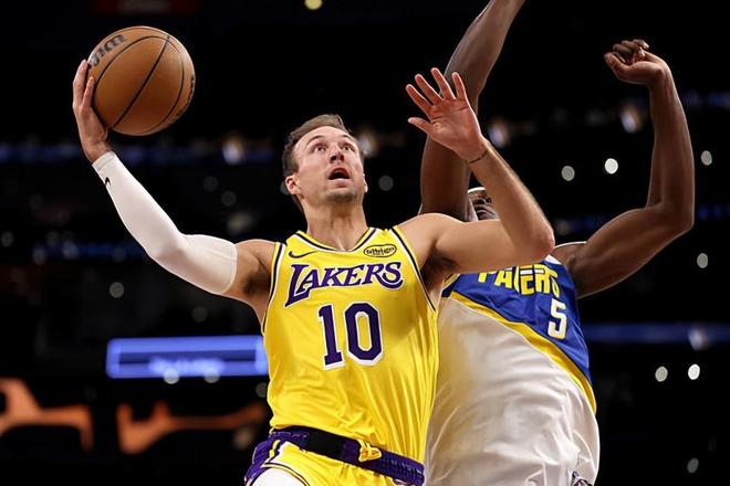 卢卡-肯纳德12分助力湖人掀翻尼克斯 西部排名飙