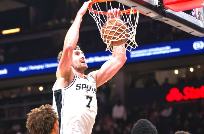 火箭惨败马刺 文班亚马统治攻防 申京防守漏洞成