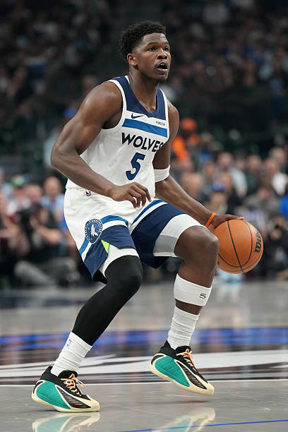 爱德华兹膝盖伤势缺席活塞战 错失最佳阵容评选