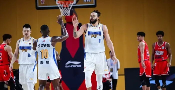 北京力克广州 陈盈骏关键爆发助队逆转