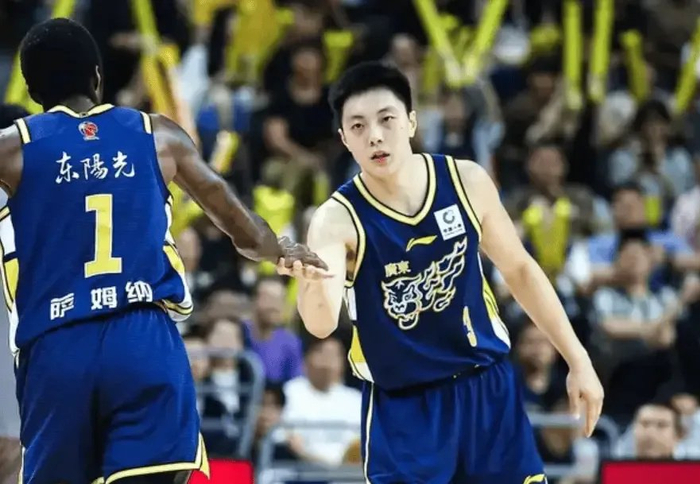 胡明轩低迷引担忧 广东队伤病潮影响季后赛前景